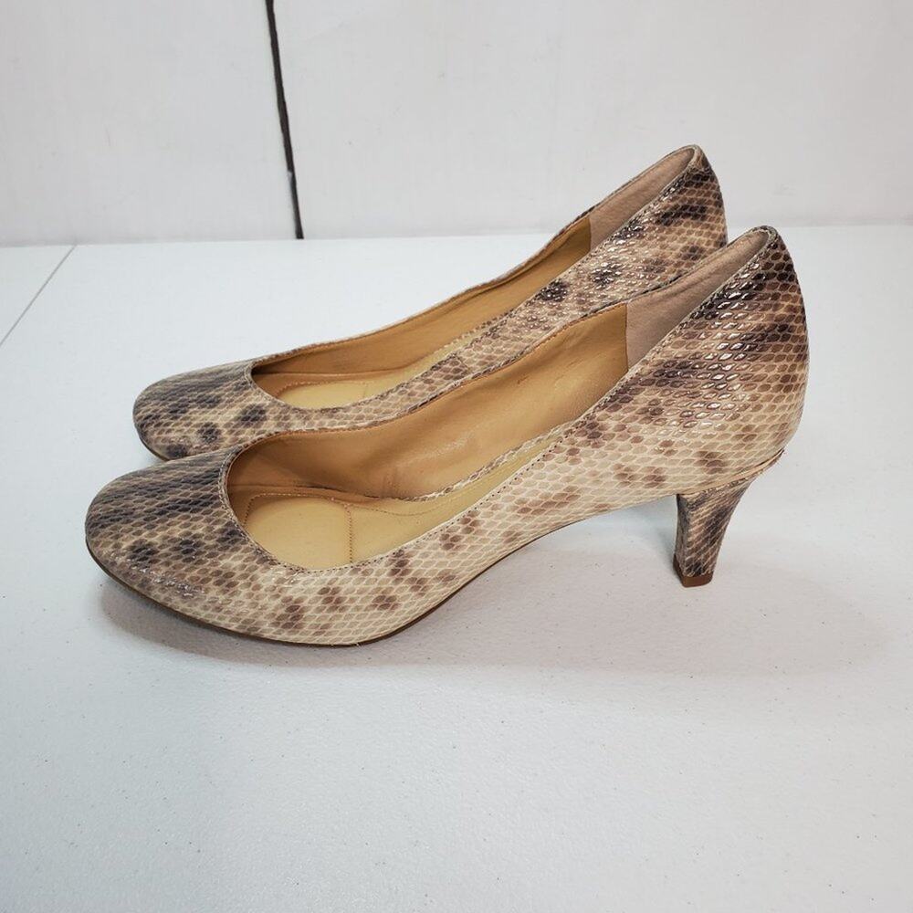 BCBGeneration Gumby Faux Snake Print Leather Pumps 8.5 - Picture 9 of 10